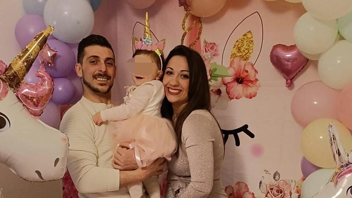 annalisa con la figlia ed il compagno